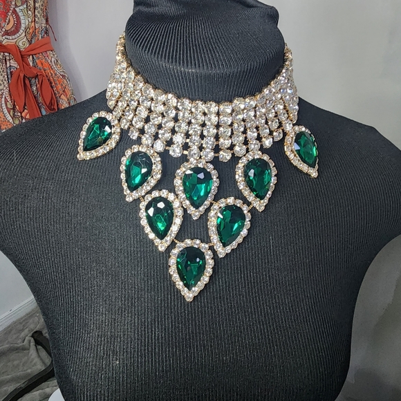 Stunning Statement Emerald Green Crystal Choker Necklace Earrings Set - Picture 7 of 10